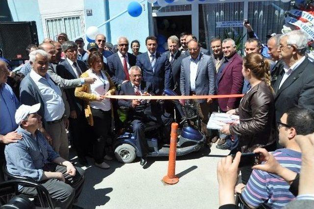 Bozüyük’te Engelliler Derneği’nin Yeni Hizmet Binası Açıldı