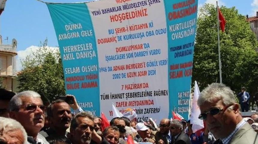 Başbakan Ahmet Davutoğlu&rsquo;nun Teşekk&uuml;r Ettiği Pankart