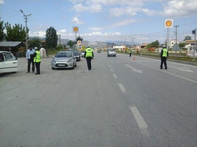 Çorum Polisinden ‘leblebili’ Trafik Denetimi