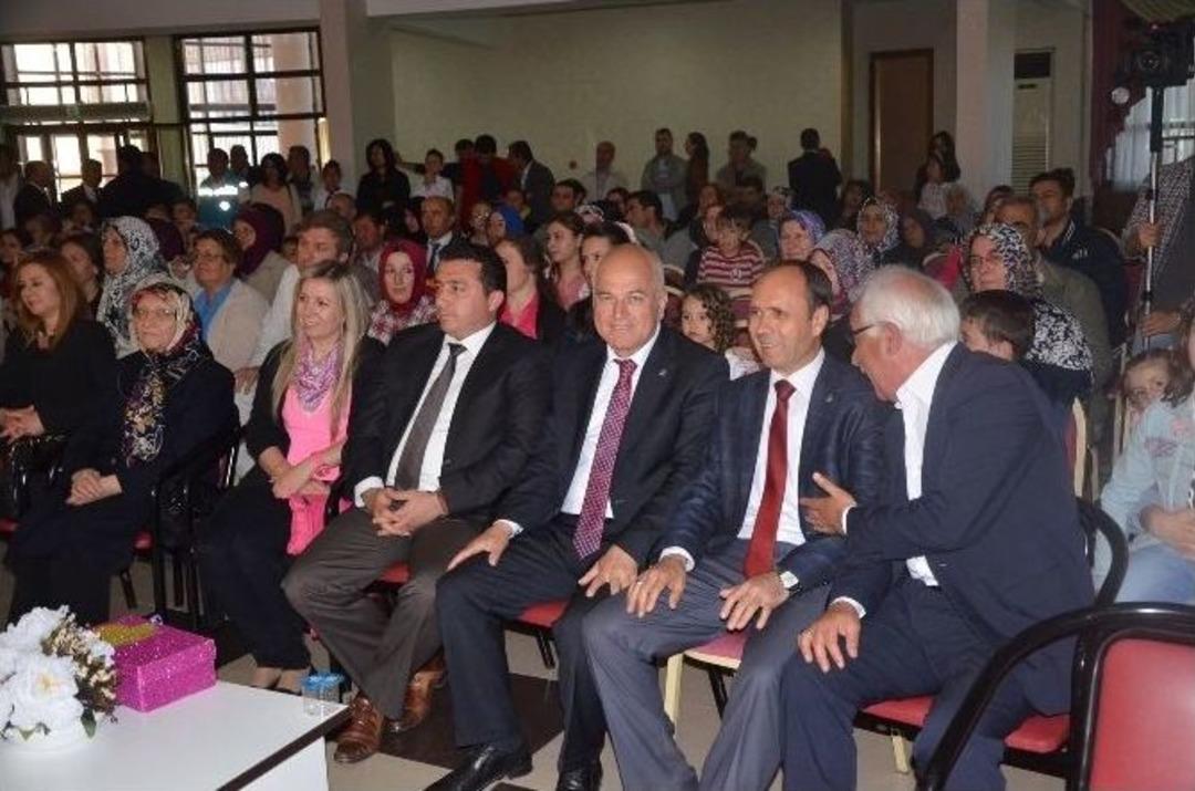 Miniklerden Annelerine &Ouml;zel G&ouml;steriler