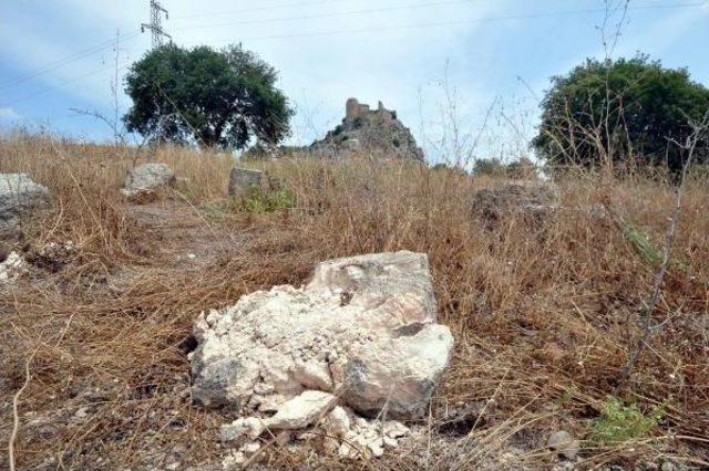 Kastabala Antik Kenti'nde Kaçak Kazı Yapıp Tarihi Eserleri Tahrip Ettiler