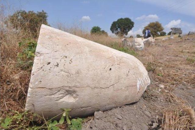 Kastabala Antik Kenti'nde Kaçak Kazı Yapıp Tarihi Eserleri Tahrip Ettiler