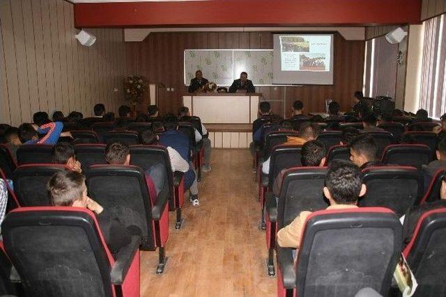 Yozgat’ta Öğrencilere Astsubay Meslek Yüksek Okullarının Tanıtımı Yapıldı