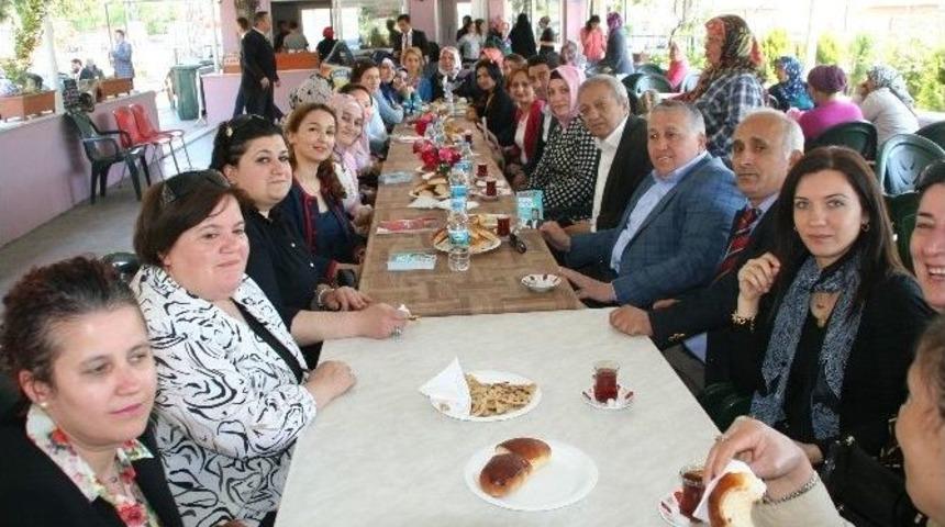 Ak Parti Zonguldak Milletvekili Emine &Ccedil;ift Devreklilerle Buluştu