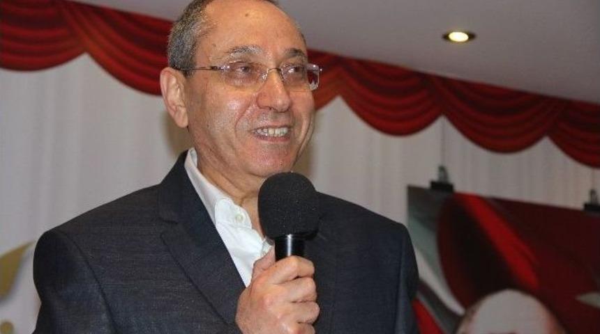 Şair Doktordan Şiddete Karşı Şiir Dinletisi