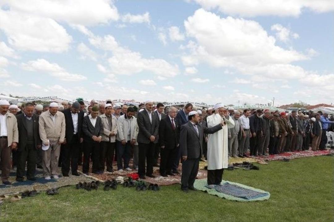 Vali Tuna, &Ccedil;ifteler İl&ccedil;esindeki Yağmur Ve Ş&uuml;k&uuml;r Duasına Katıldı