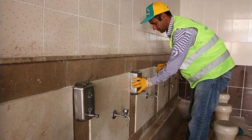 Haliliye İl&ccedil;esinde İbadethanelerin İhtiya&ccedil;ları Karşılanıyor