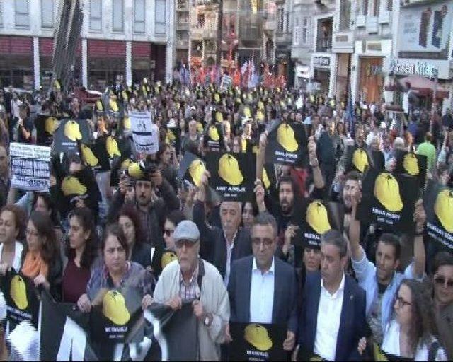 Beyoğlu'nda Soma Için Yürüyüş...