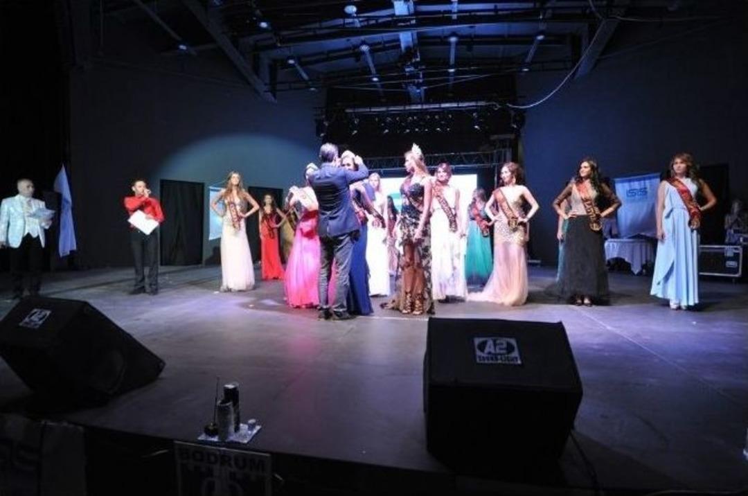 7 Kıtanın G&uuml;zellerinden Ezana Saygı