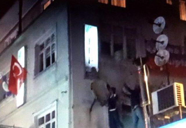 Bartın'da Hdp Binasına Saldırı