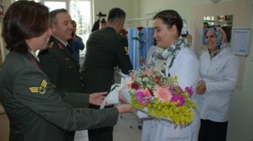 Jandarma&rsquo;dan Hemşirelere Ziyaret