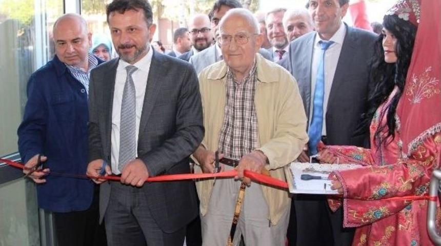 Gediz Meslek Y&uuml;ksekokulu&rsquo;nda Kıyafet Sergisi