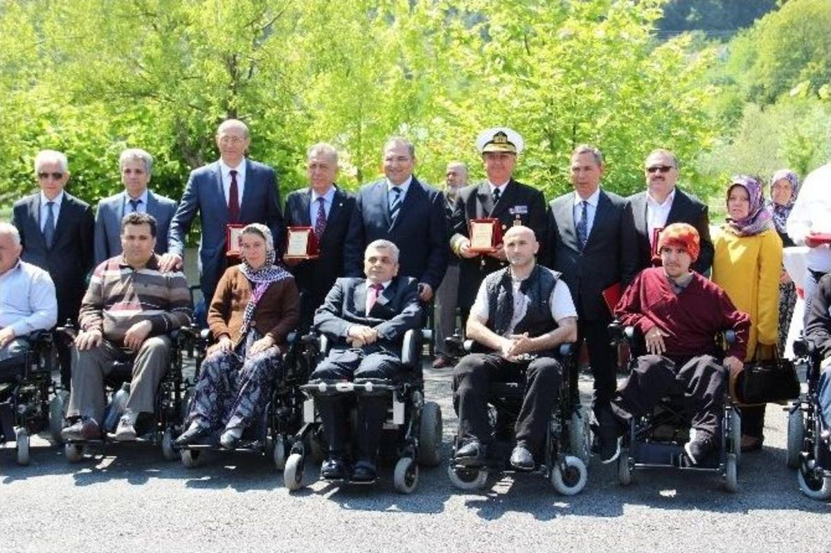 Ereğli&rsquo;de 10 Engelli Ak&uuml;l&uuml; Sandalyesine Kavuştu