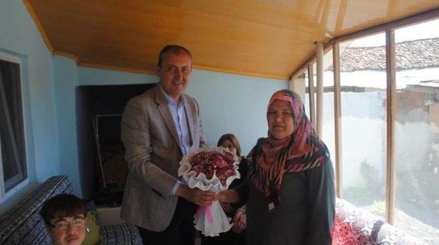 Biga Belediyesi Yılının Annesini Se&ccedil;ti