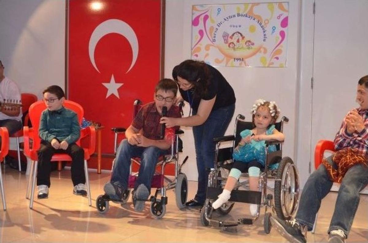 &Ccedil;ocuk Şenliğinde Hastalar Doyasıya Eğlendi