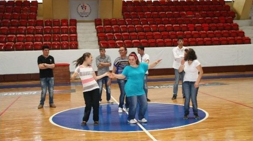 19 Mayıs Atat&uuml;rk&rsquo;&uuml; Anma Gen&ccedil;lik Ve Spor Bayramı Hazırlıkları