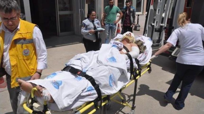 Yakaladığı Yılanı Yakmak Isteyen Asker Yanarak Yaralandı