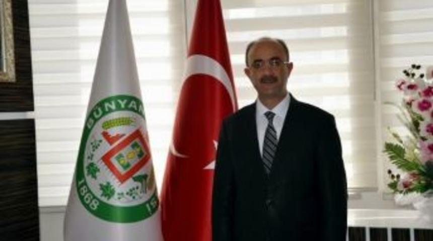 Başkan G&uuml;lc&uuml;oğlu&rsquo;ndan Mira&ccedil; Kandili Mesajı