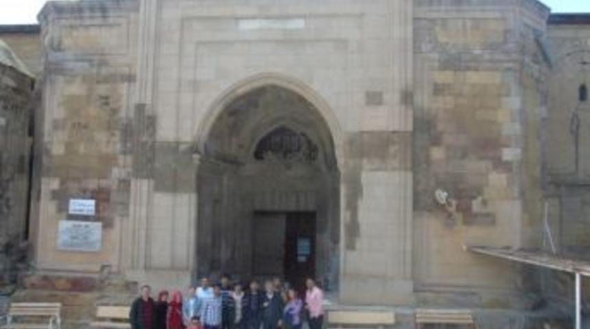 Neh&uuml; Tarih B&ouml;l&uuml;m&uuml; &Ouml;ğrencileri Niğde&rsquo;de