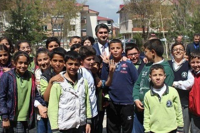 Gen&ccedil; Aday Tarıkdaoğlu, Kıskandırıyor 2