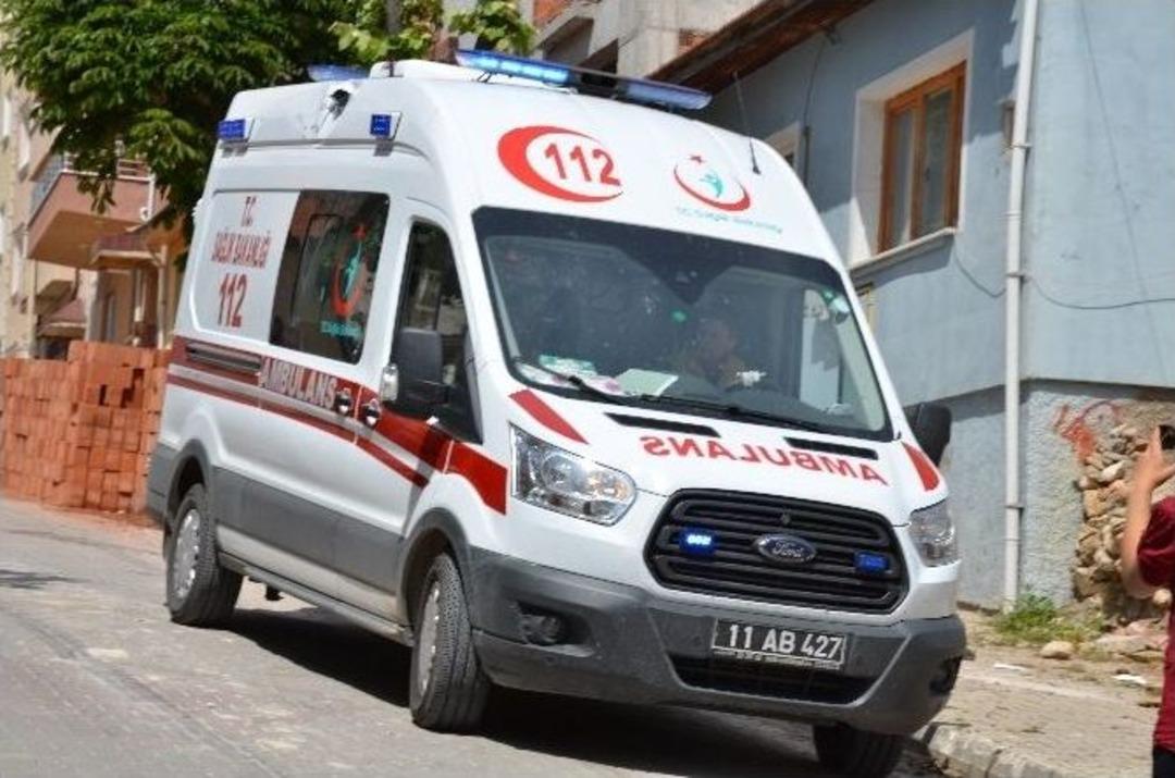 Bilecik&rsquo;te Freni Boşalan Tır Tehlike Sa&ccedil;tı