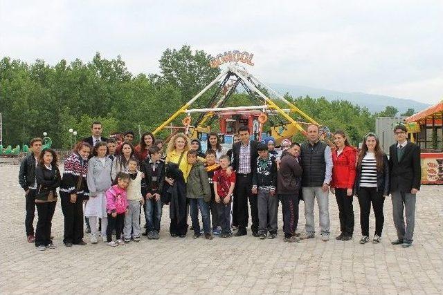 Niksar’da Engelli Çocuklar Lunaparkta Eğlendi