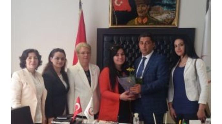 Ak Parti&rsquo;li Kadınlardan Hemşirelere Kutlama