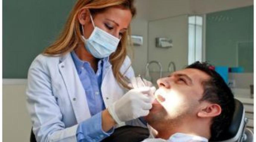 Uykuda Yalancı Emzik Kullanımı Ani Bebek &Ouml;l&uuml;m&uuml; Sendromunu Engelliyor