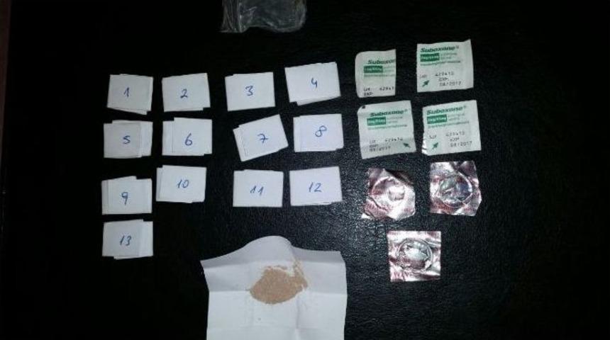 Ayakkabısının İ&ccedil;inden Uyuşturucu &Ccedil;ıktı