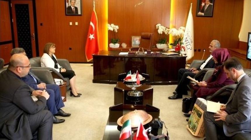 İran&rsquo;ın Ankara B&uuml;y&uuml;kel&ccedil;isi Bikdeli&rsquo;den Fatma Şahin&rsquo;e Ziyaret