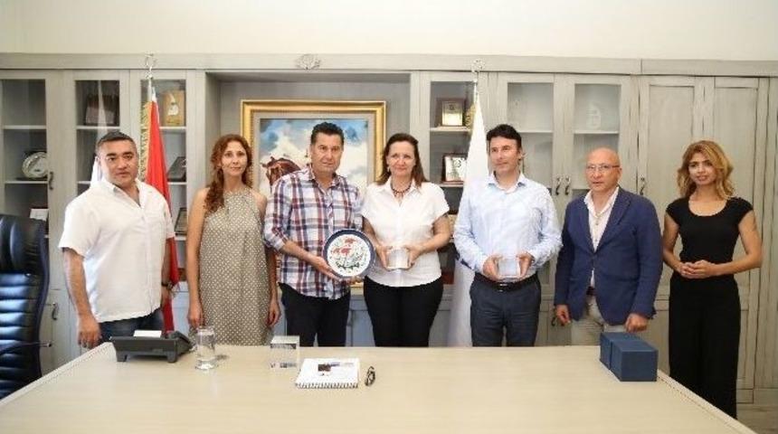 Başkan Kocadon&rsquo;a Teşekk&uuml;r Plaketi