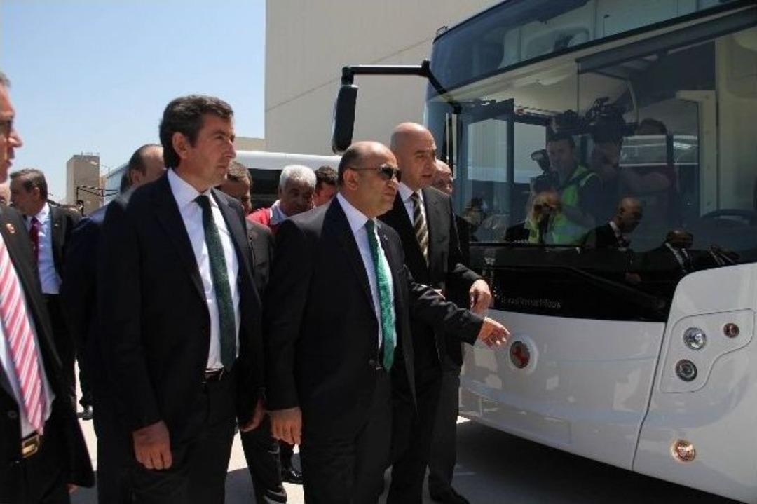 Direksiyona Ge&ccedil;en Bakan Işık, Yerli Otomobil İstedi