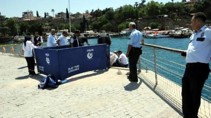 Denizde Cesedi Bulunan Kadının Ayakkabısından Kimliğine Ulaşılacak