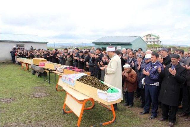 Hasta Ziyaretinden Dönerken Ölen 6 Kişi Toprağa Verildi