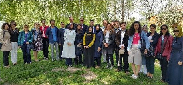 "değerleri Yaşıyorum" Projesi Eğitime Destek Oluyor 1