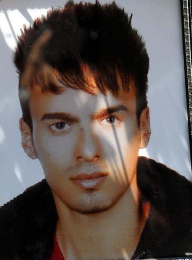 Oğlunun D&uuml;ğ&uuml;n&uuml;ne Değil, Cenazesine Gelebildi 1