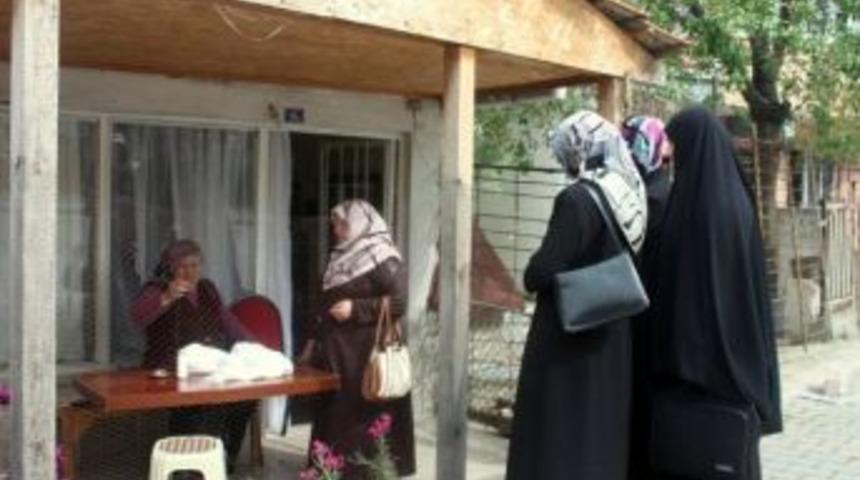 Saadet Partisi Van Kadın Kolları&rsquo;nın Ev Ziyaretleri Devam Ediyor