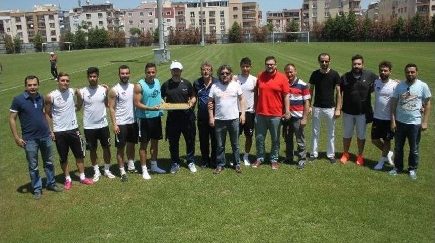 Spor Muhabirlerinden Manisaspor&rsquo;a Destek Ziyareti