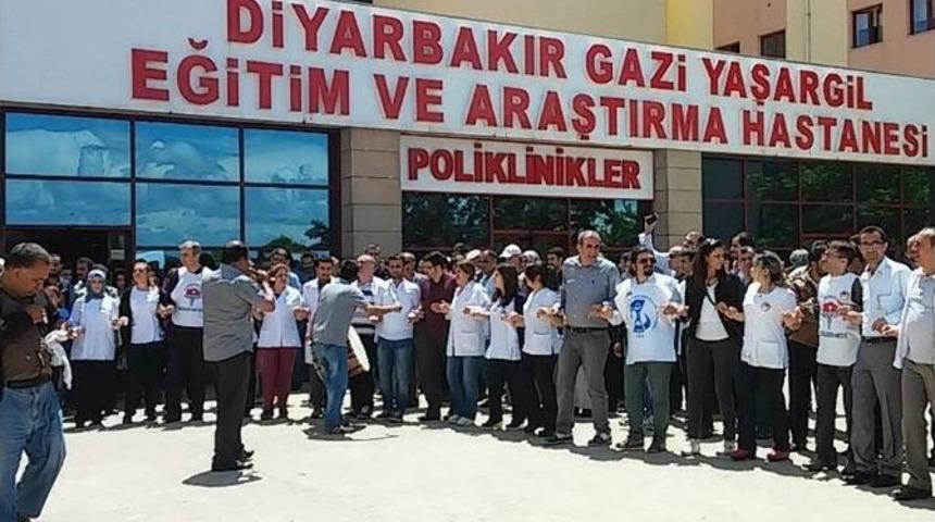 Diyarbakır&rsquo;da U&ccedil;an Balonlu Mobbing Eylemi
