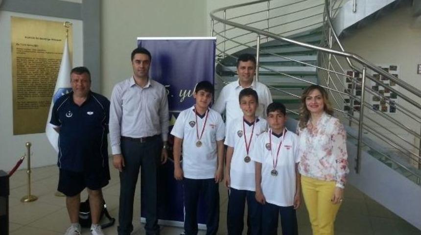 &Ouml;zel İkem Koleji Masa Tenisi&rsquo;nde Yine Şampiyon