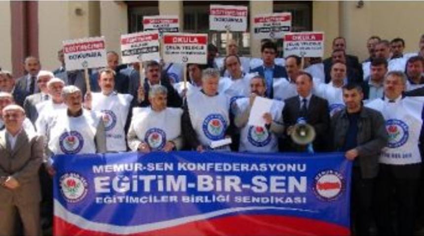 &Ouml;ğretmene Şiddete Sert Tepki