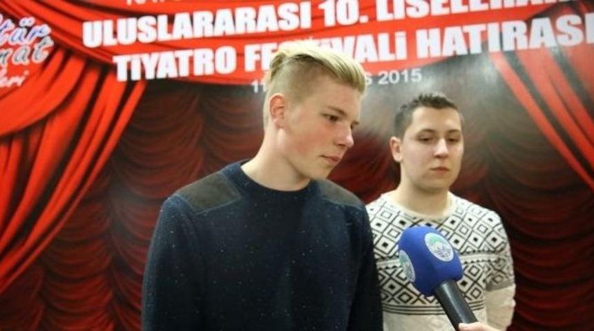 "bizim İ&ccedil;in Şerefti"