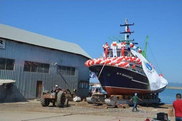 Kefelioğlu Araştırma Gemisi T&ouml;renle Denize İndirildi 1