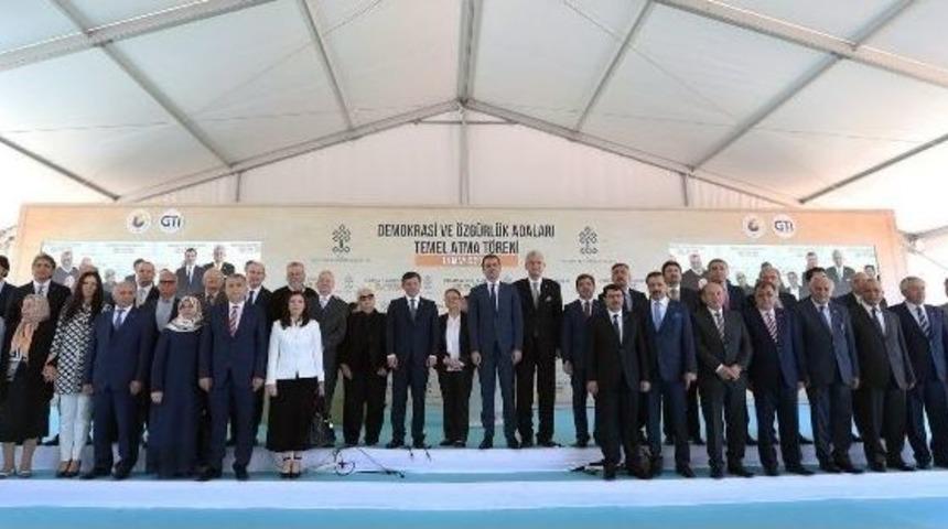 Ak Parti Sakarya Milletvekili Ayhan Sefer &Uuml;st&uuml;n: "darbecilerin Adası Demokrasi Adası Oluyor"