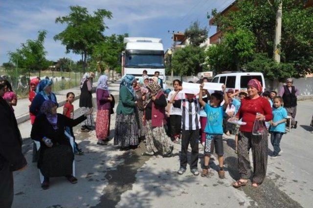 Şantiyeye Tepki Gösterip Yol Kapattılar