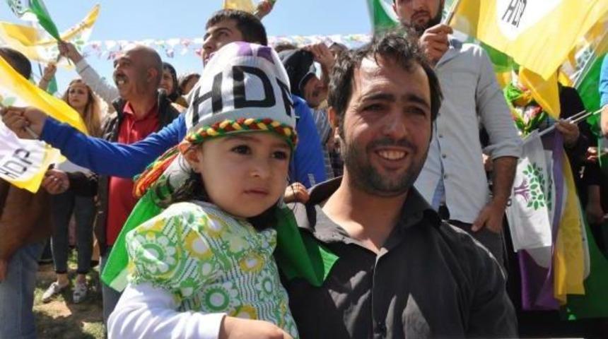 Y&uuml;ksekdağ, Uşak'ta Cumhurbaşkanı Ve Başbakan'ı Eleştirdi