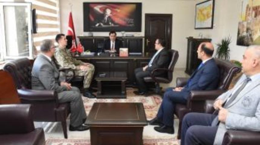 Vali K&uuml;&ccedil;&uuml;k, İl&ccedil;e Ziyaretlerini S&uuml;rd&uuml;r&uuml;yor