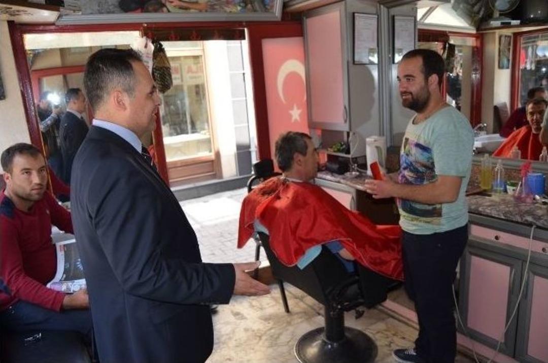 Kula Sgk İl&ccedil;e M&uuml;d&uuml;r&uuml; Esnaf Ve Sanatk&acirc;rları Ziyaret Etti