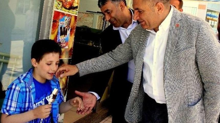 Chp Milletvekili Adayı Tahsin Tarhan İş&ccedil;iler Bir Araya Geldi