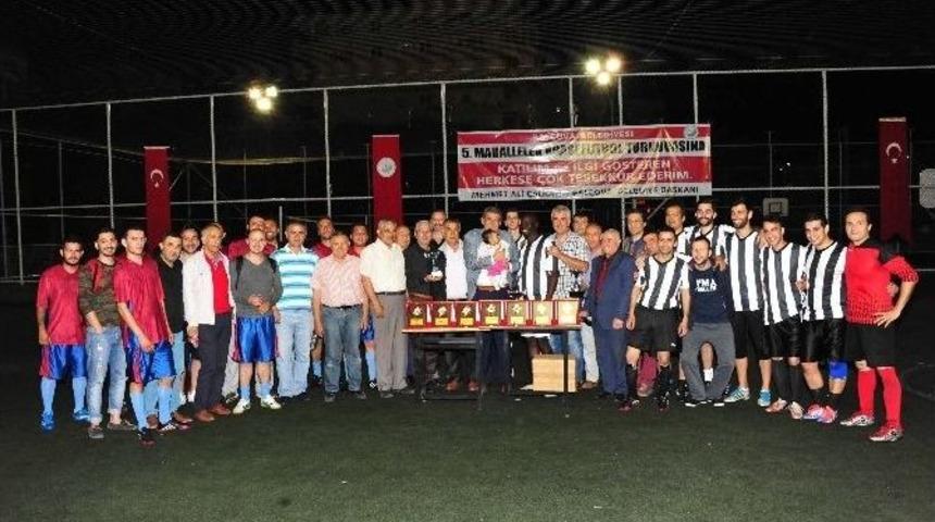 Bal&ccedil;ova Dostluk Kupası Onur Mahallesi&rsquo;nin Oldu